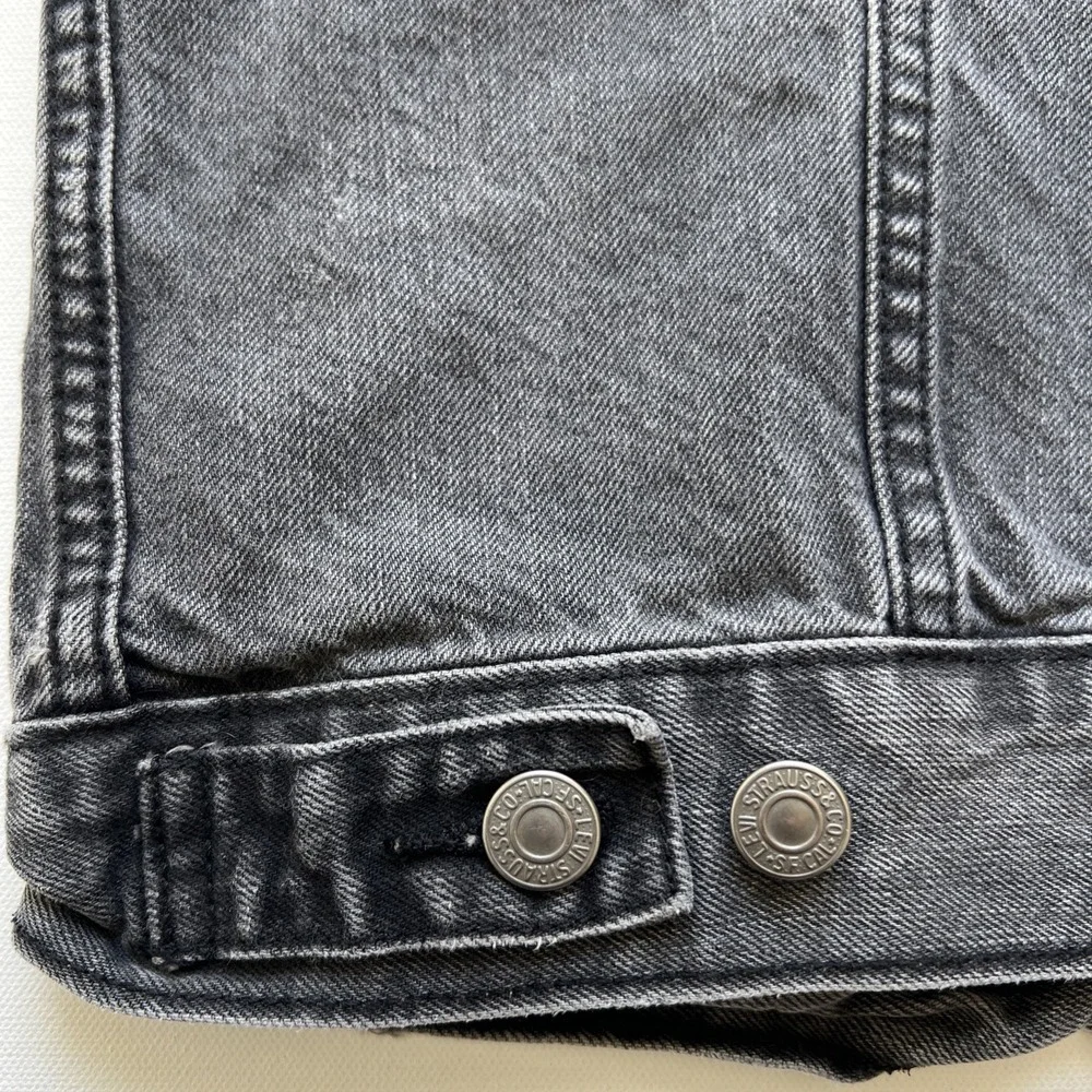 Levis Trucker Jacket Mens L Faded Gray Black Cotton Denim Distressed Workwear